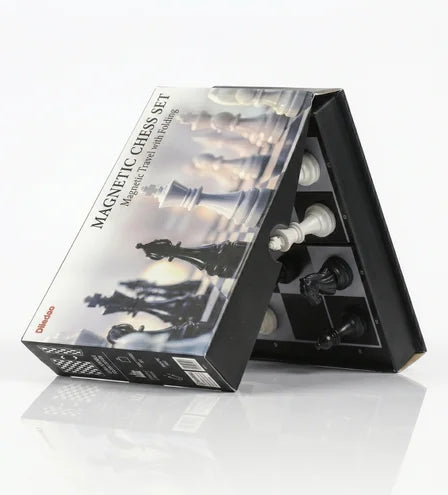 Grandmaster Elite: Magnetic Folding Travel Chess Set