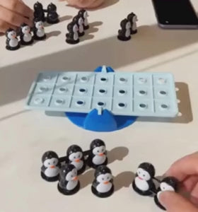 Balance Penguin (Logic Board Game)
